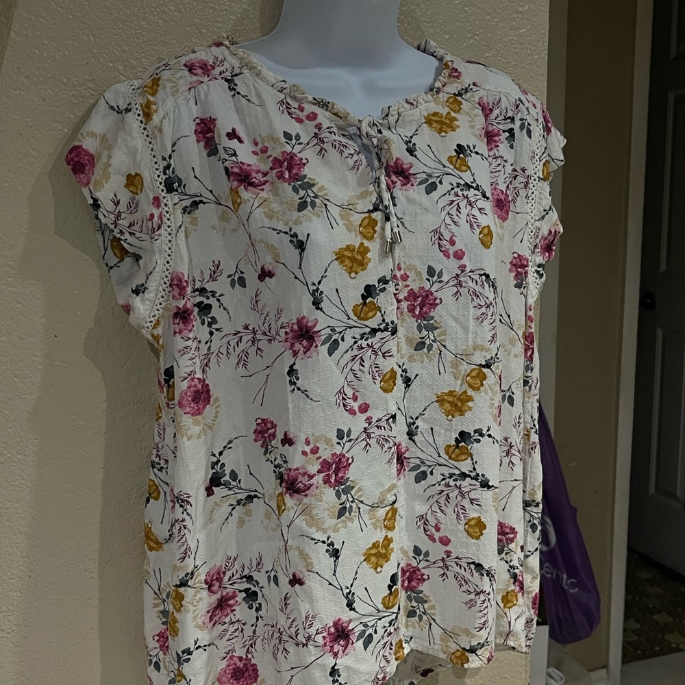 Buffalo David Bitton White Floral Blouse